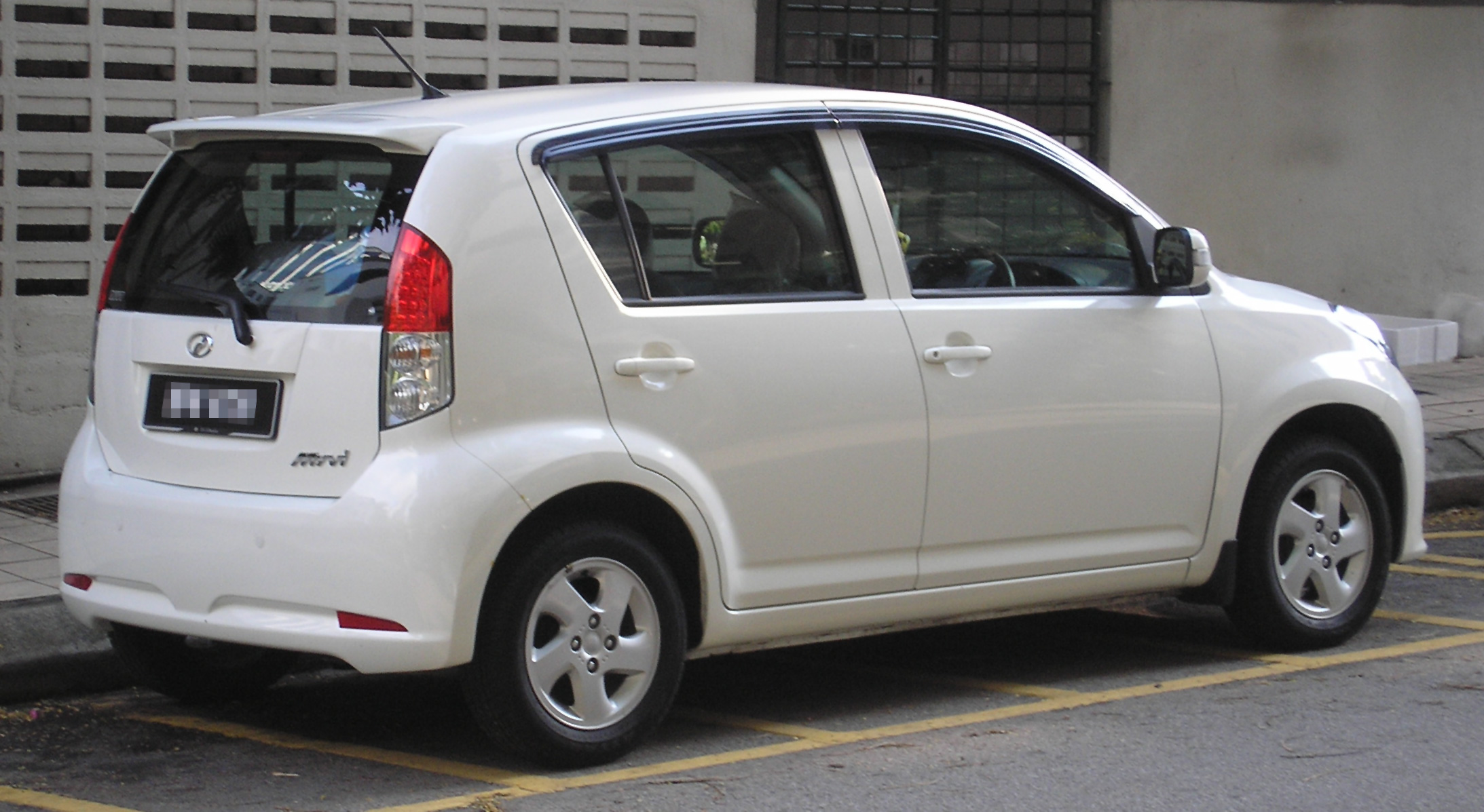 Dossier: Perodua MyVi (arrière), Kuala Lumpur.jpg - Wikimedia Commons