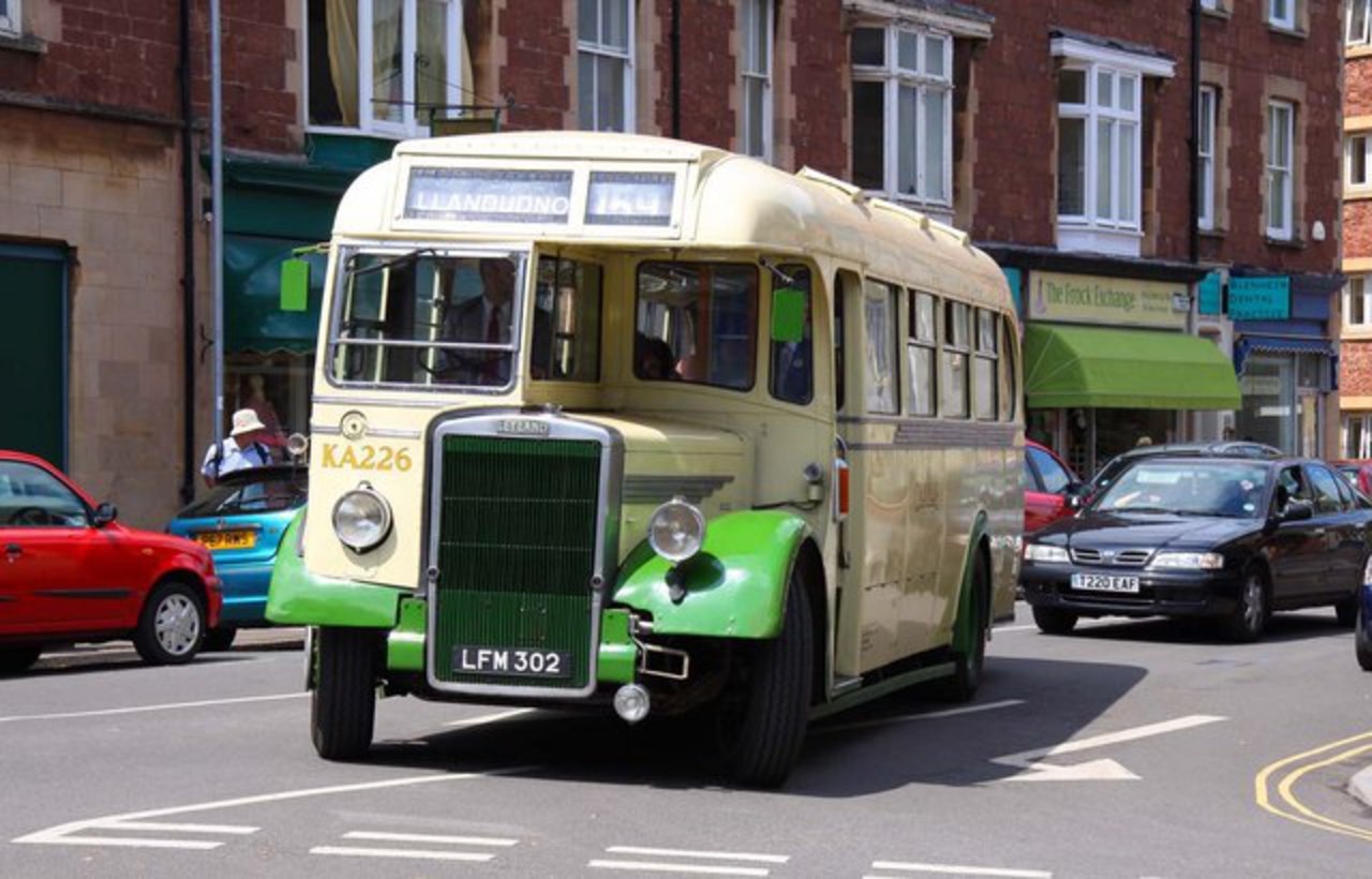 Dossier: Vieux bus Leyland à Minehead - geograph.org.uk - 1525398.jpg...