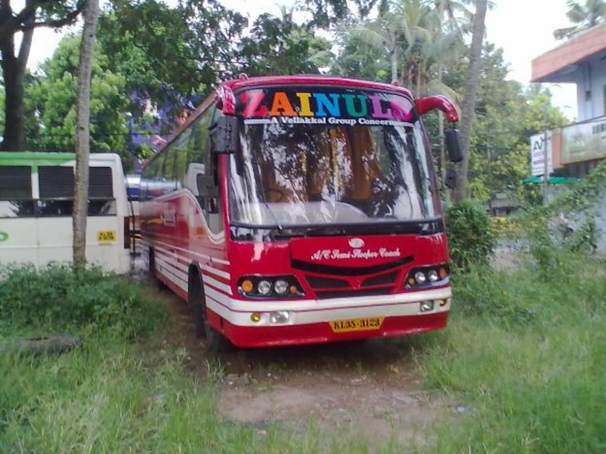 Bus ashok leyland modèle 2005 Bus semi-léger à courant alternatif de 12 mètres.12.5 lakh...