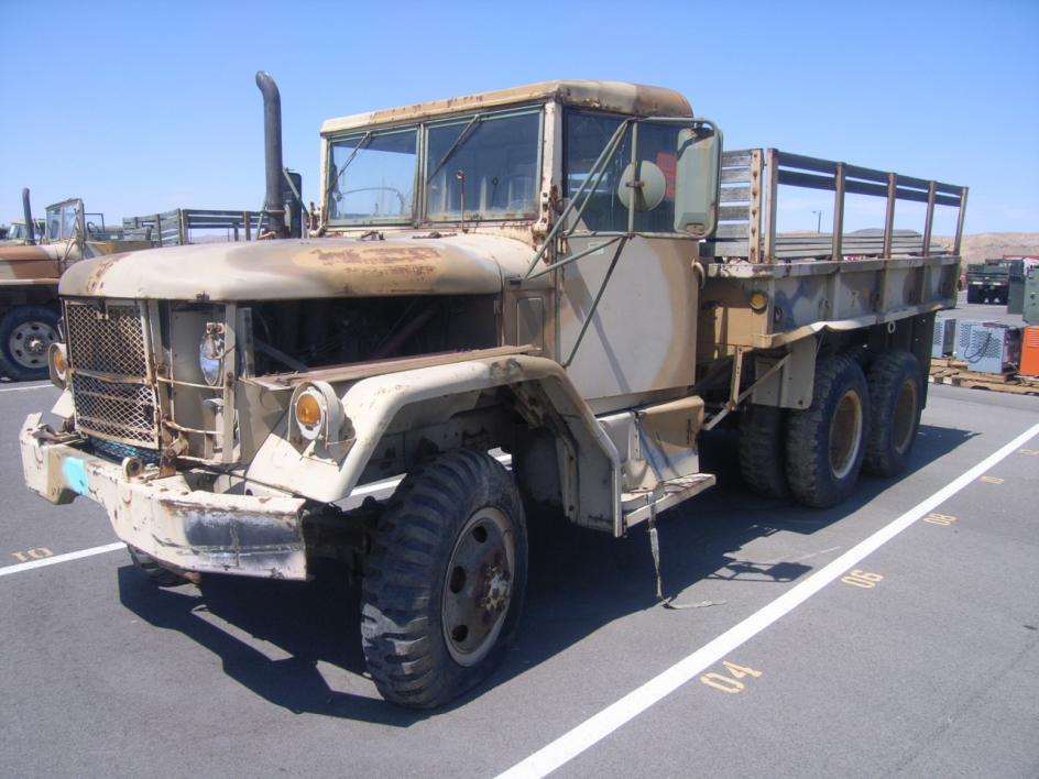 1972 AM General M35A2, Camion, Cargaison, 2 1/2 tonnes, 6x6. Propulsé par un...
