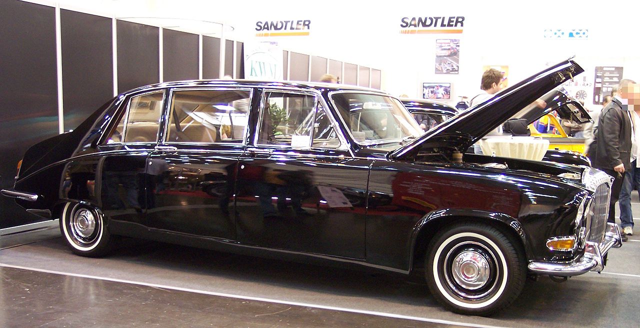 Dossier: Daimler DS420 Limousine r noir TCE.jpg - Wikimedia Commons