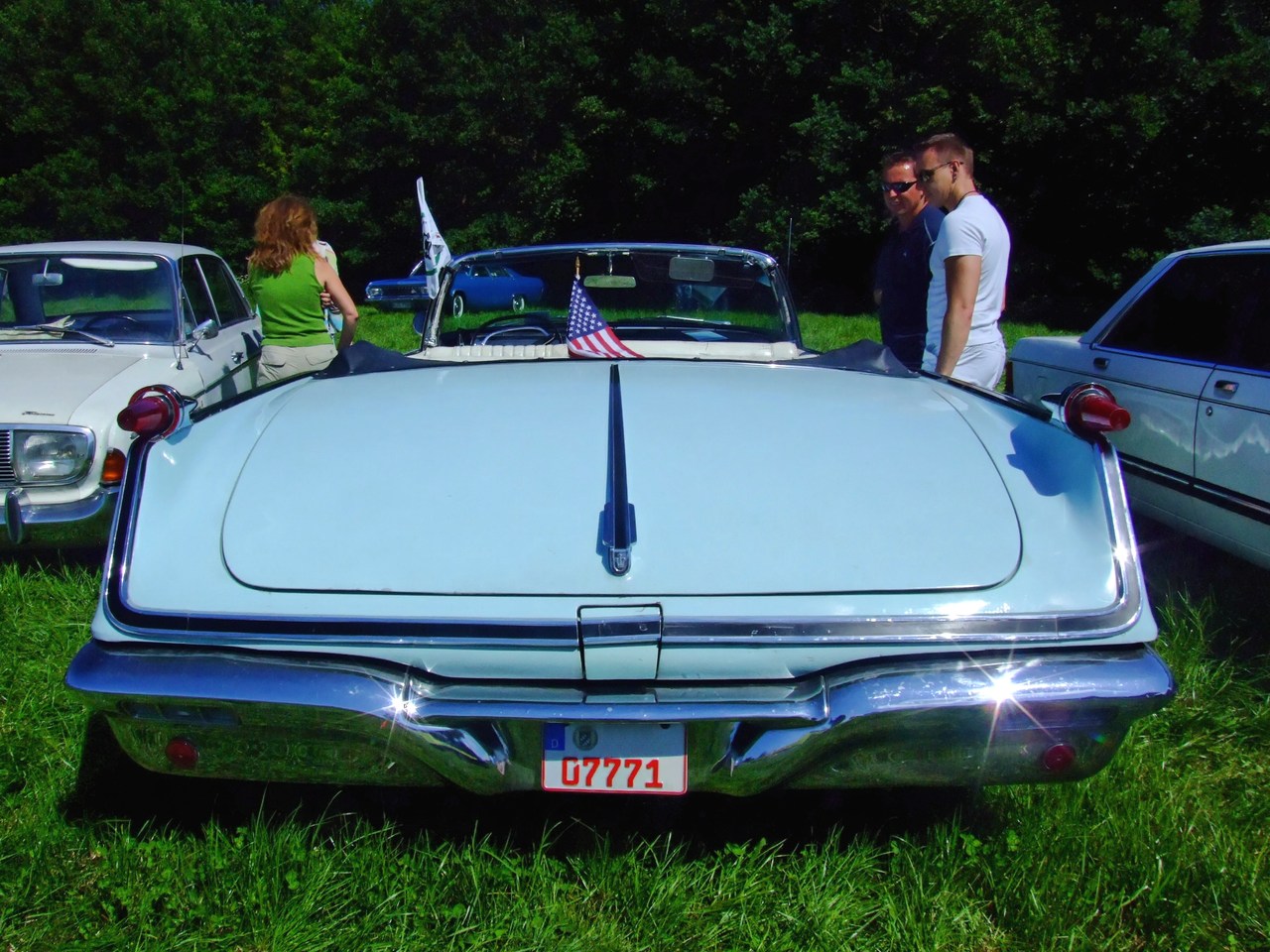 Dossier: Imperial Crown Convertible 1962 3.jpg - Wikimedia Commons