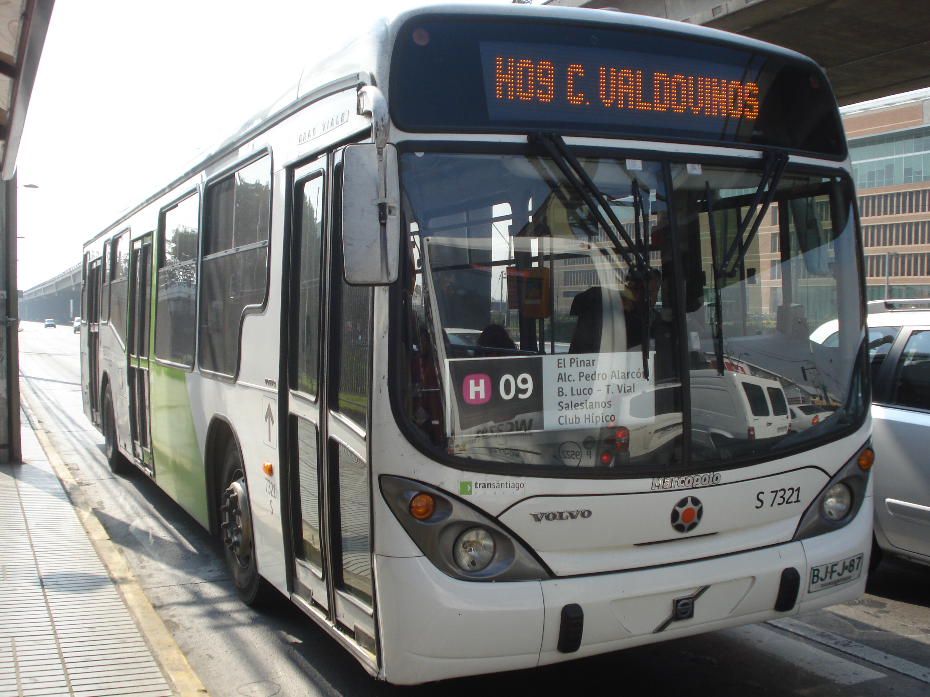 Dossier: Bus Marcopolo Gran Viale à Santiago du Chili (H09).jpg...