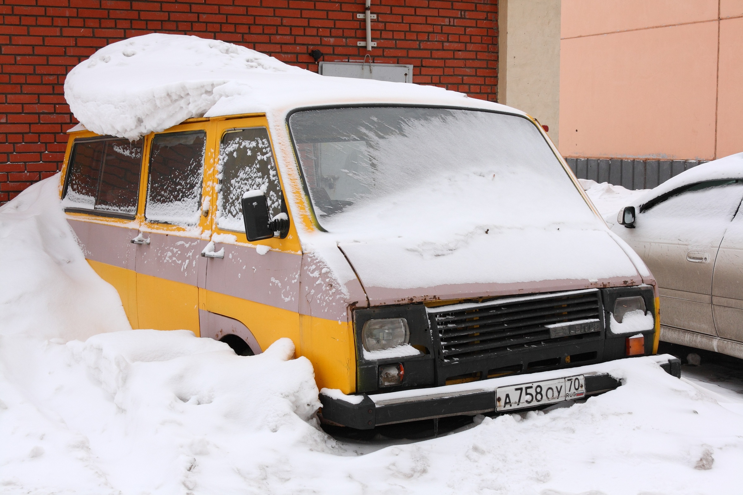 Dossier: Raf Lettonie abandonnée à Tomsk.JPG - Wikimedia Commons