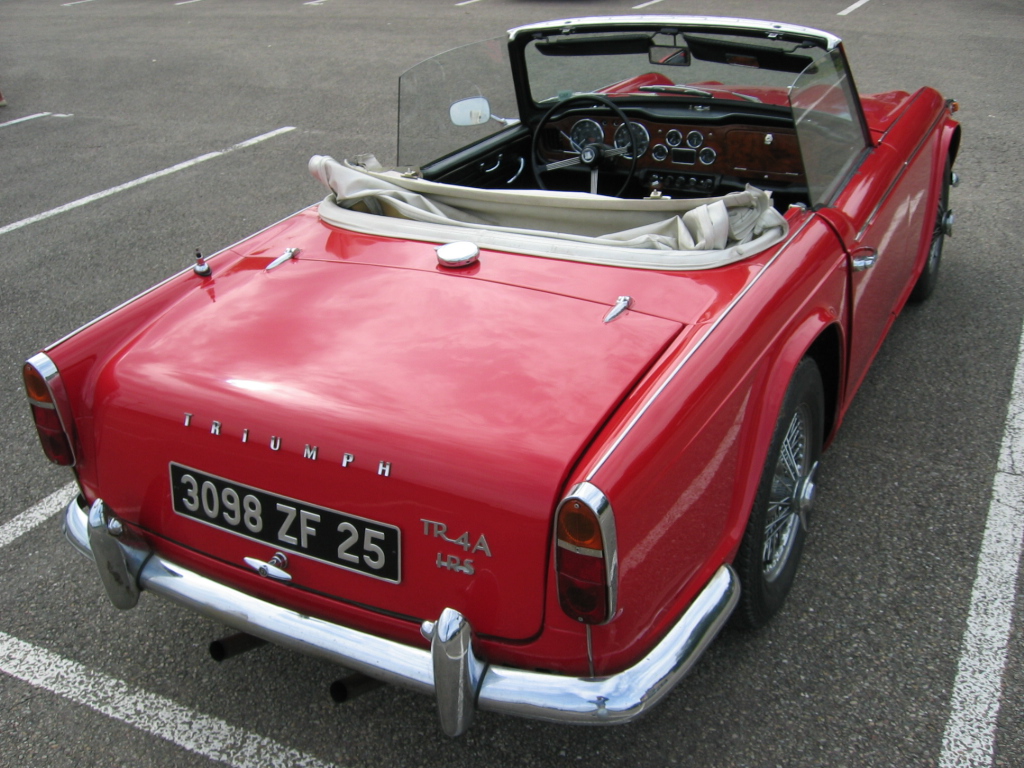 Fichier: Triumph TR4A 01.jpg - Wikimedia Commons