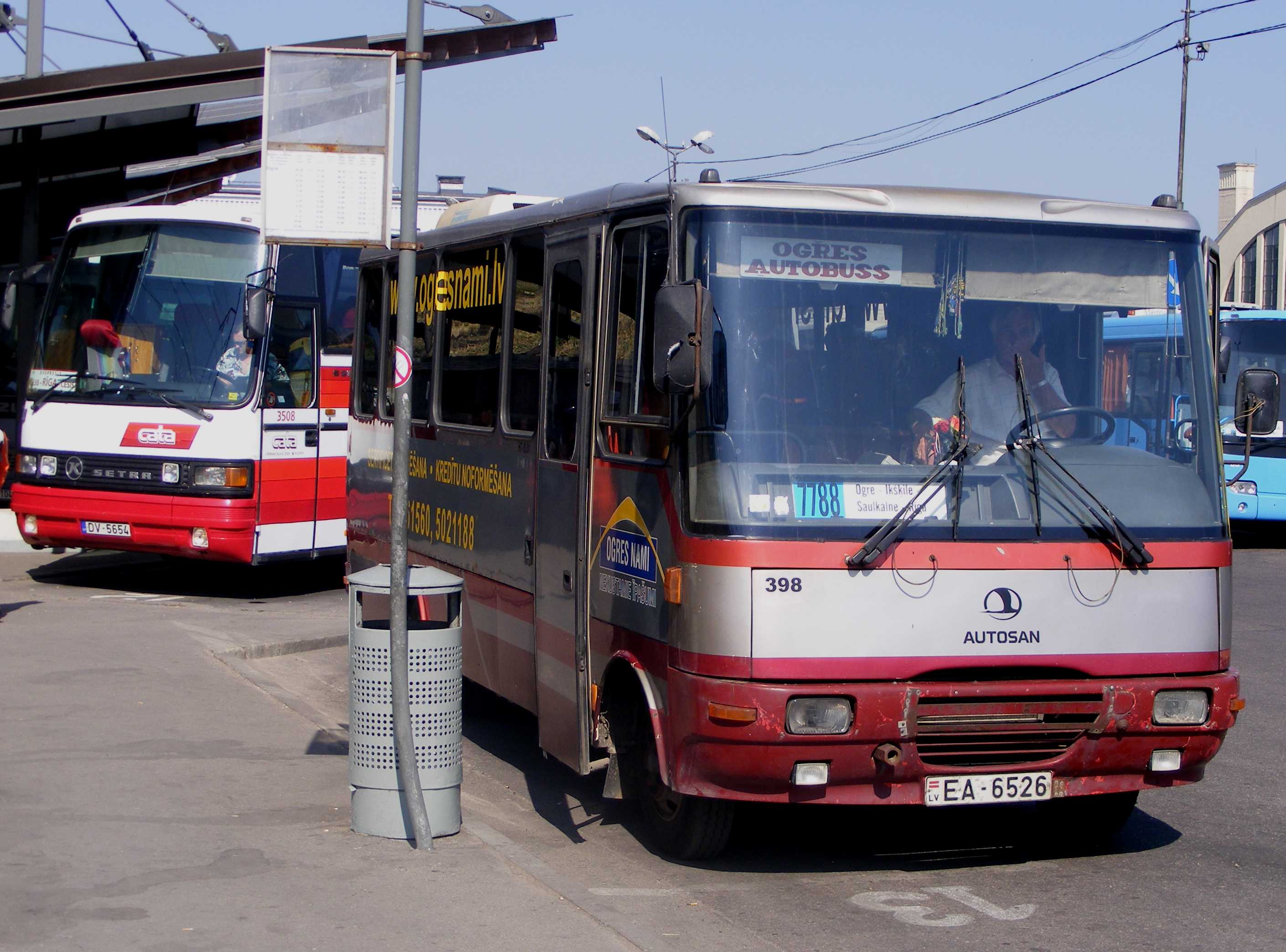 Bus dans le monde entier: Autosan H7 midibus d'Ogres Auto
