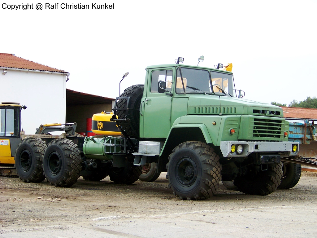 KrAZ 260 - Hersteller: Krementschuker Automobilwerk / UdSSR...