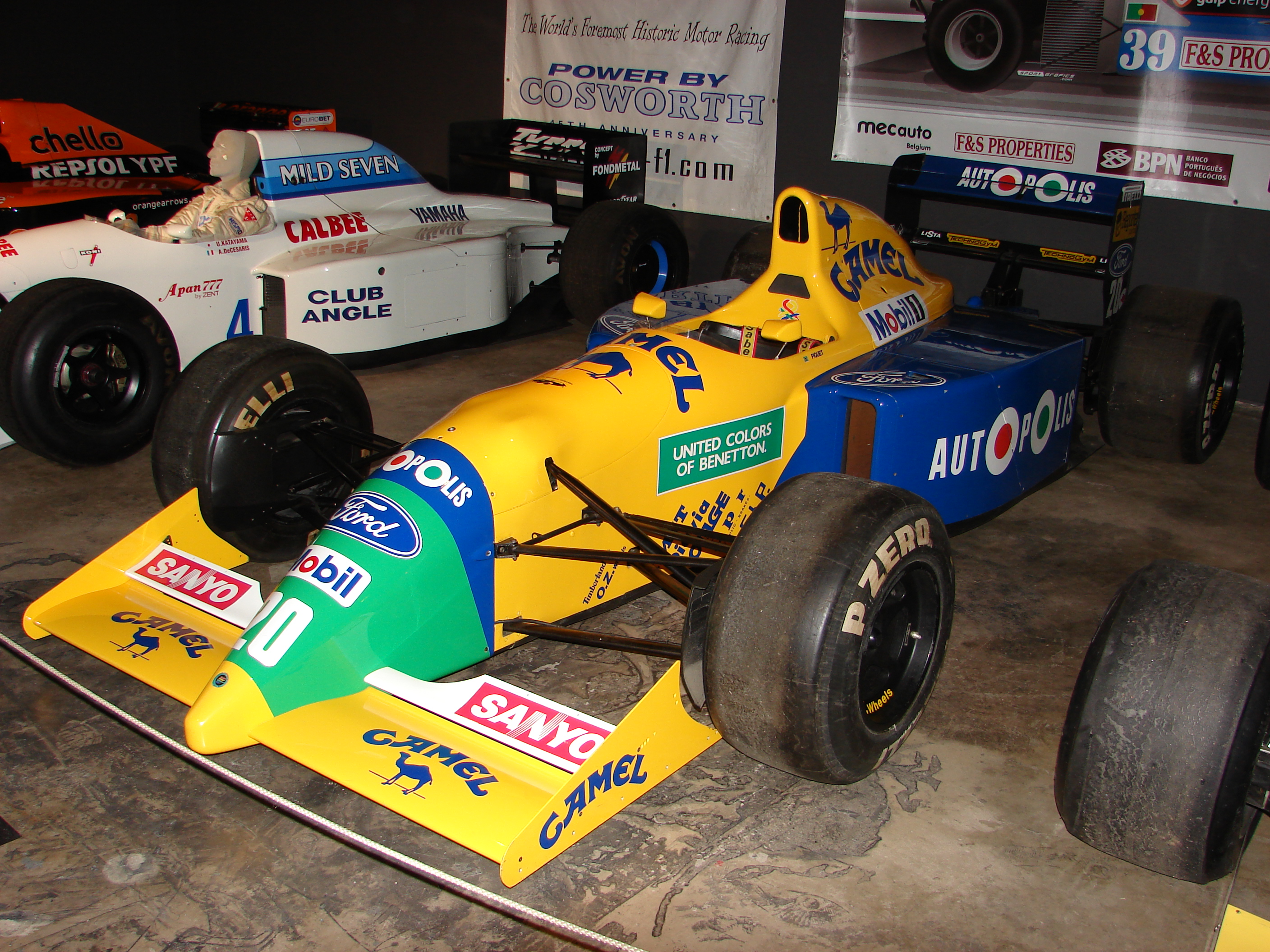 Fichier: Benetton B190B.jpg - Wikimedia Commons