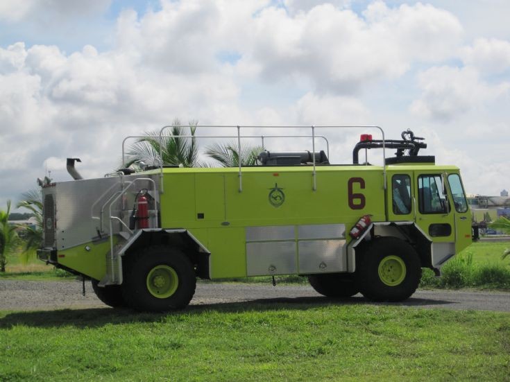 Photos de camions de pompiers - Camion E-One ARFF, pays du Panama