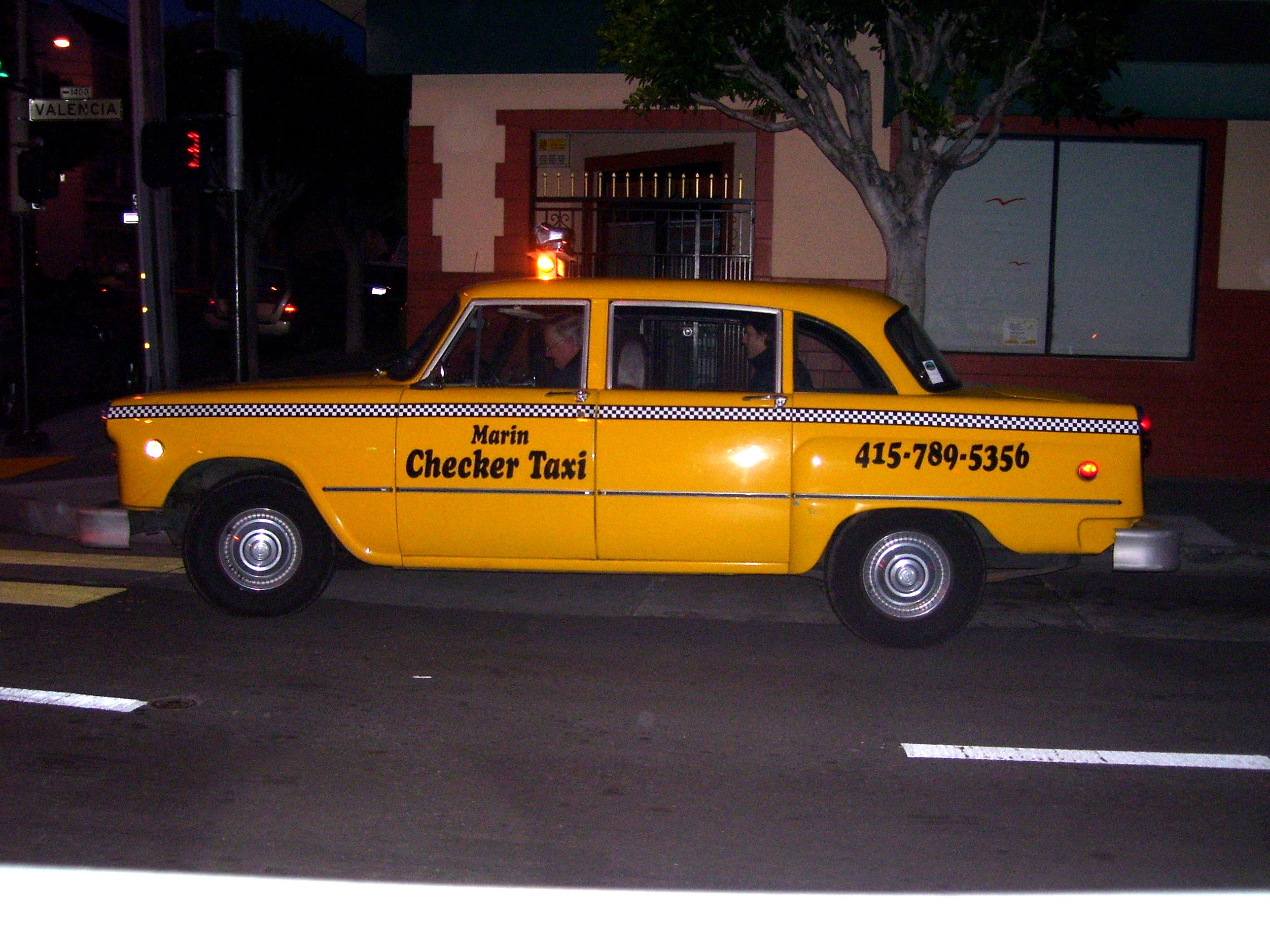 Taxi à carreaux Jaunes / Flickr - Partage de photos!