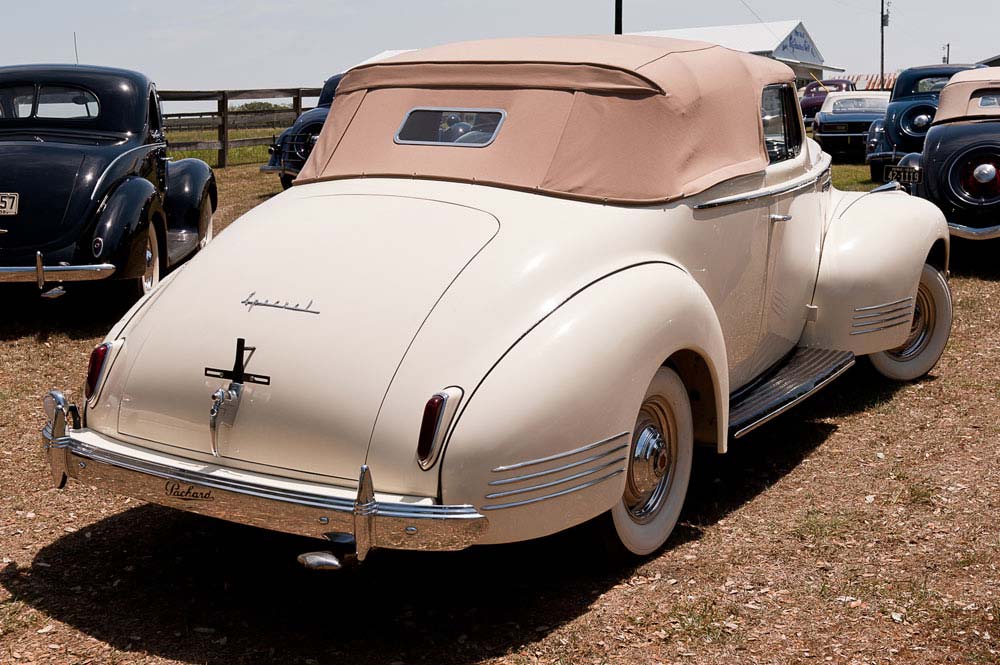 Collection Charlie Thomas - 1941 Packard Modèle 110 Cabriolet
