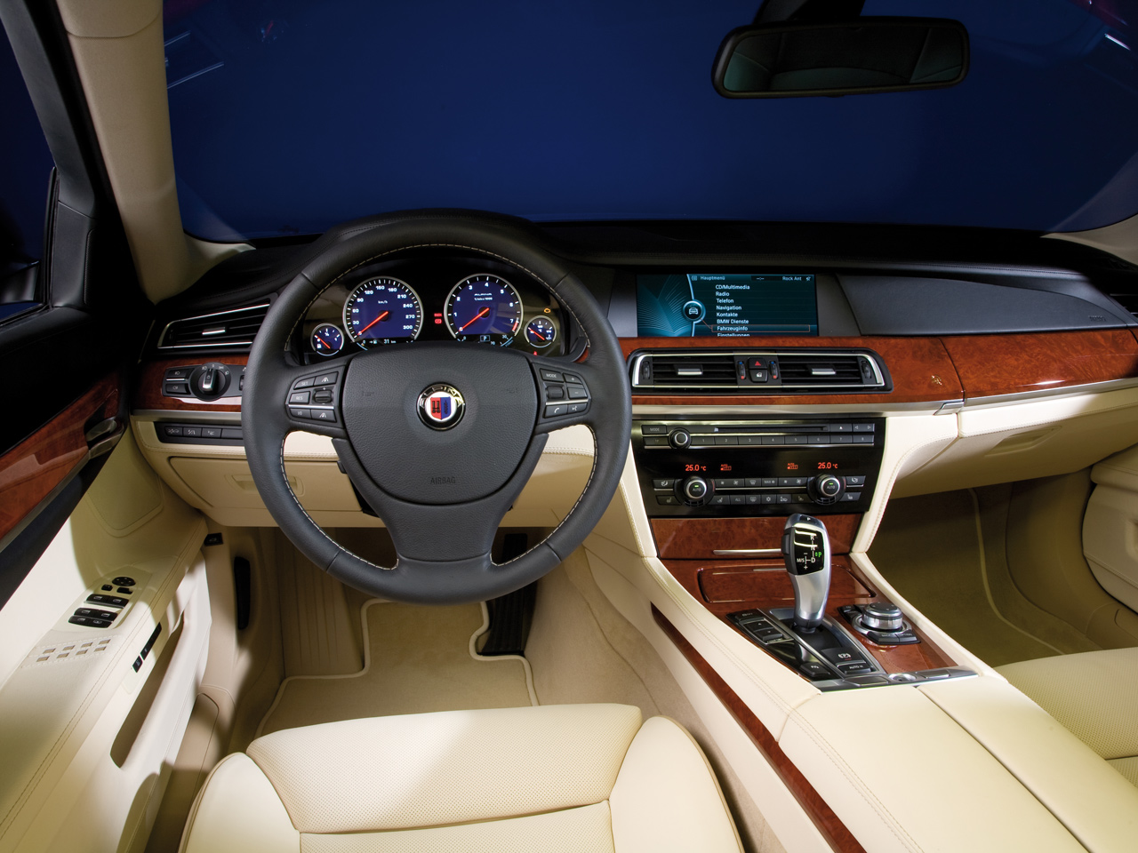 BMW Alpina B7 - La BMW Parfaite avec une Puissance Suffisante et un Luxe Haut de gamme