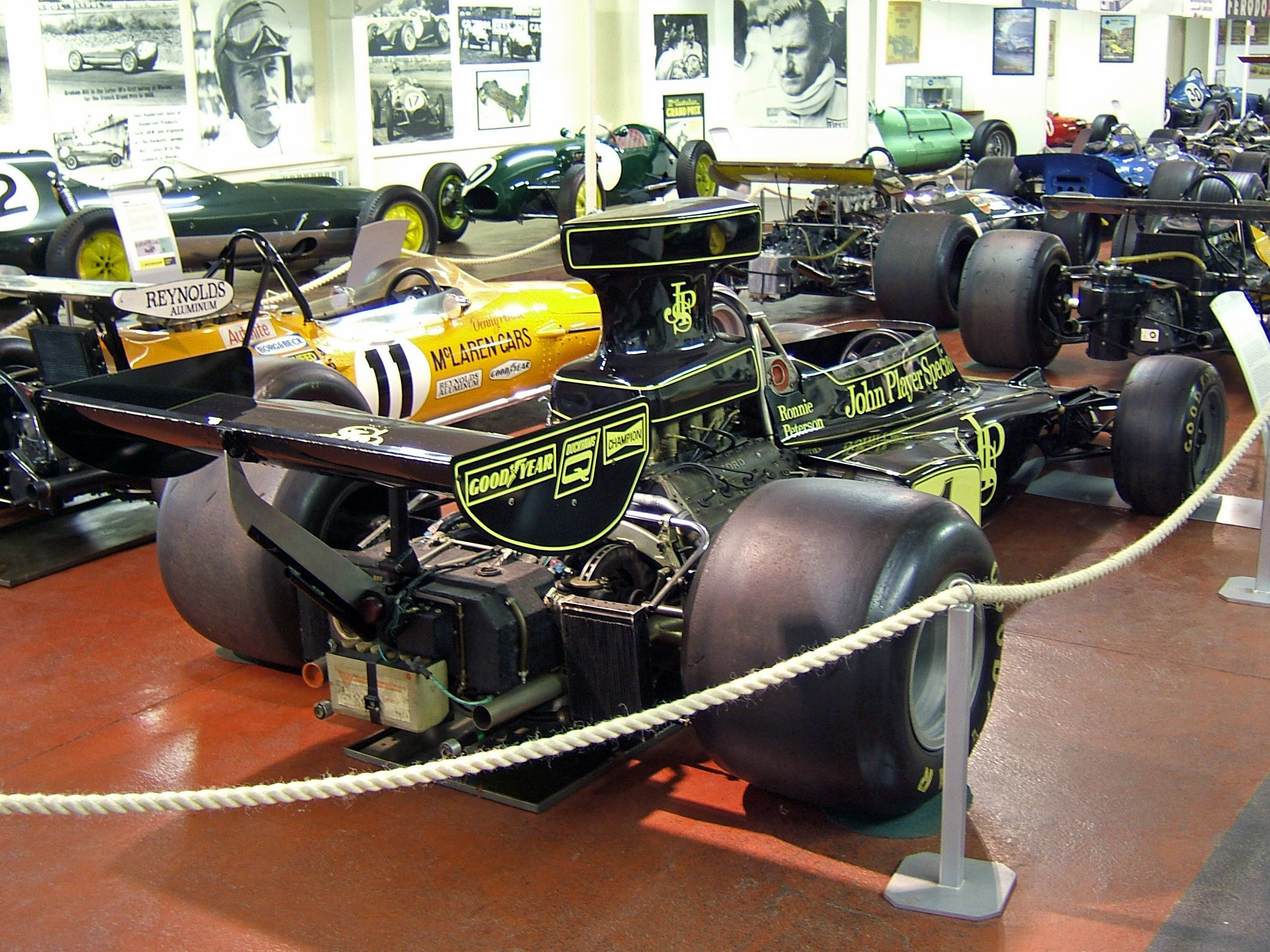 Fichier: Lotus 72 JPS Donington.jpg - Wikimedia Commons