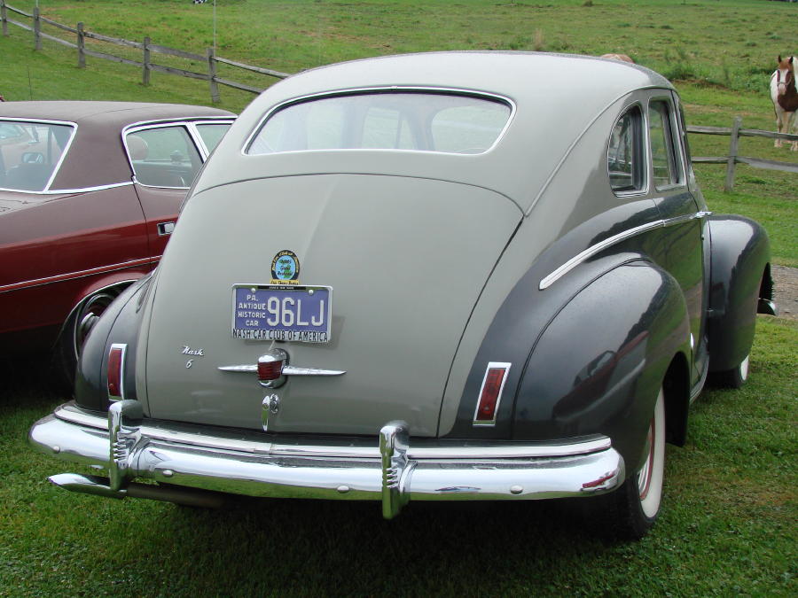BERLINE 4 PORTES NASH 600 DE 1946, ORPHAN CAR SHOW, NAPLES, NY 2006...