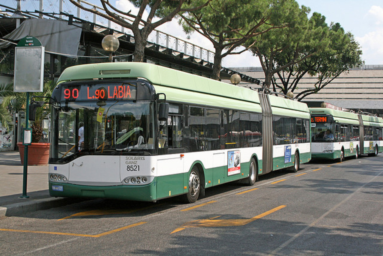 Trolleybus Solaris Ganz Trollino 18, Gare Termini, Rome...