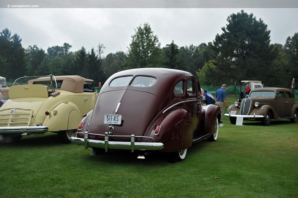 1939 Série Nash Lafayette 3910 au rassemblement de Glenmoor de...