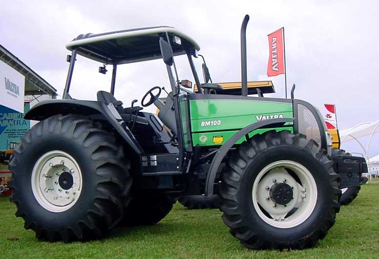 Image - Valtra BM100 MFWD (vert) - 2003.jpg - Tracteur...