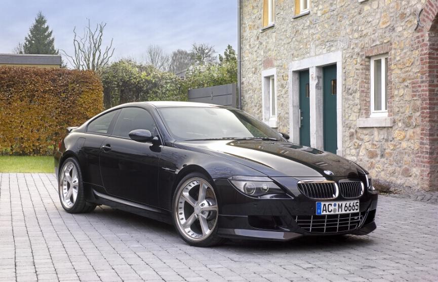 BMW M6 est un modèle M6 à quatre portes de troisième génération,