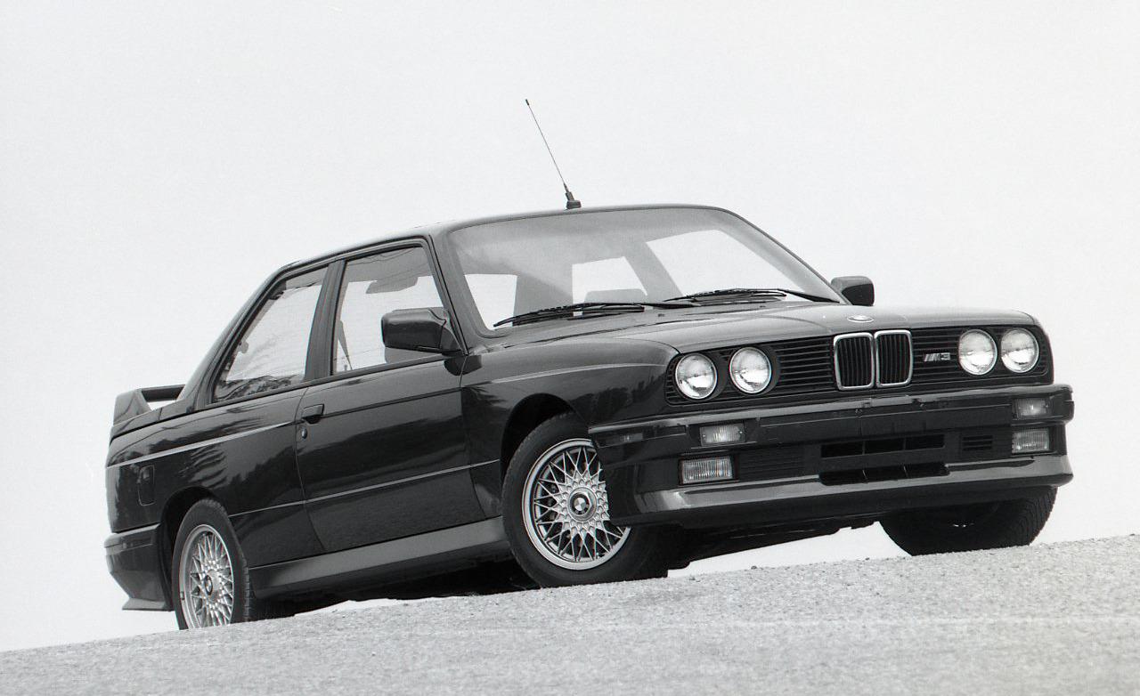 1988 BMW M3 coupé. PAPIER PEINT; IMPRIMER; RETOURNER À L'ARTICLE