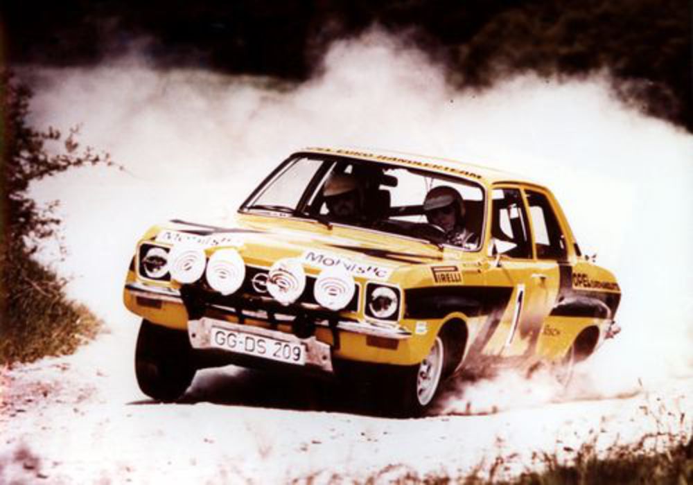 Opel Ascona Rallye. En 1974 Walter RÃ¶hrl et Jochen Berger se sont alignÃ©s au
