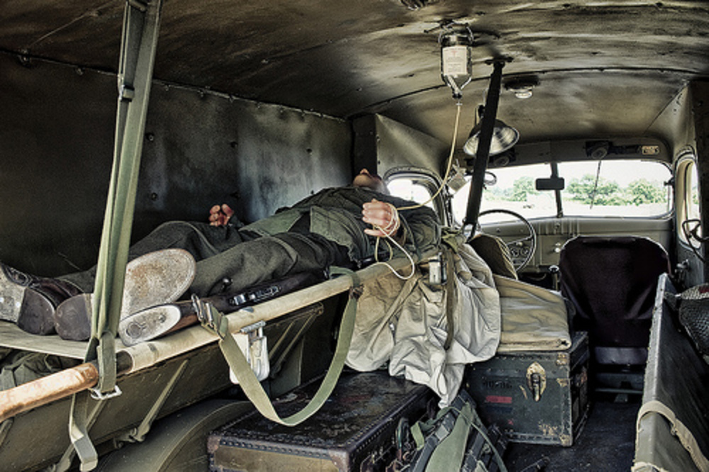 À l'intérieur de l'ambulance Dodge WC-54 de 1942 - une photo sur Flickriver