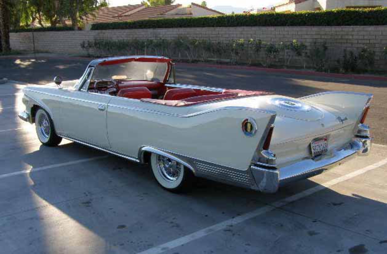 LOT 404 1960 PLYMOUTH SPORT FURY CVTBLE. Mots clés: 1957 Ford T Bird,