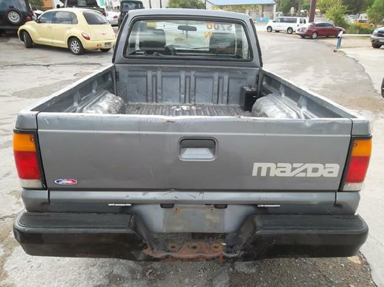 Série Mazda B2200