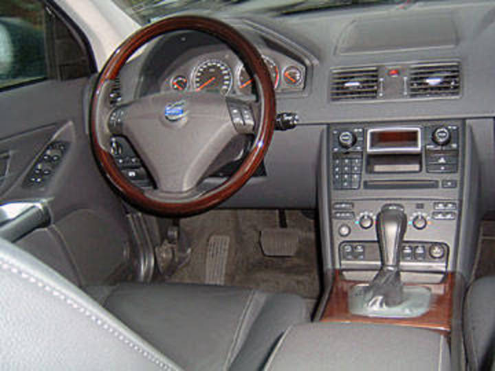 Essai routier de la Volvo XC90 V-8 AWD 2006. Par Colin Hefferon
