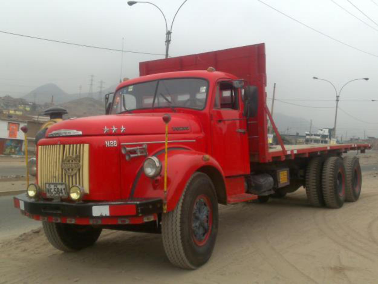 camion volvo n88 - Lima Callao