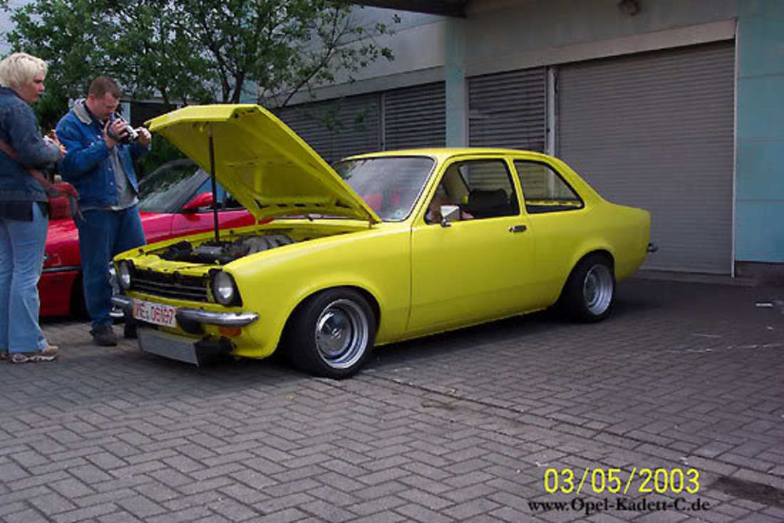 Manèges rétro - Projet Opel Kadett 2dr Saloon XE.