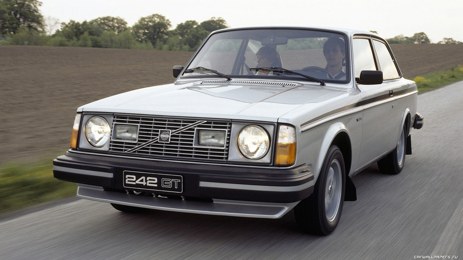 Volvo -242-GT-1978-1981- 1600x900-001.jpg