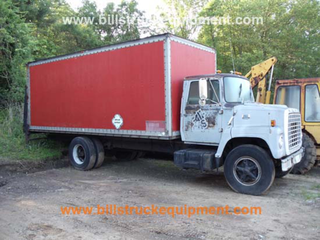 1982 Ford L7000 S/A Boîte 3208 Cat N/A 5 vitesses trans