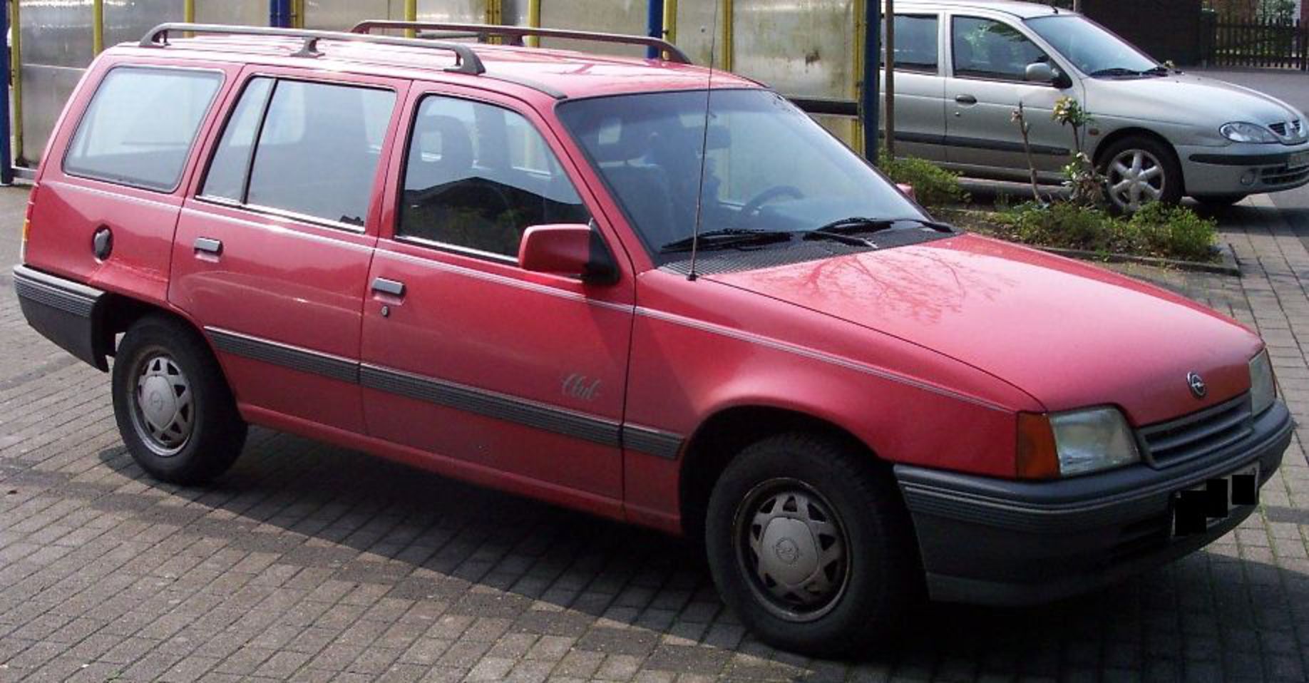 Opel Kadett GL Caravan. Voir Télécharger le fond d'écran. 918x479. Commentaire