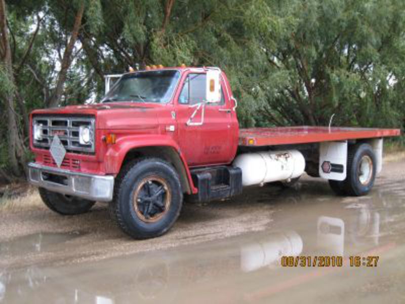 82 GMC 7000 - MELFORT SK - Tracteurs - Achetez et Vendez gratuitement toutes les Petites annonces