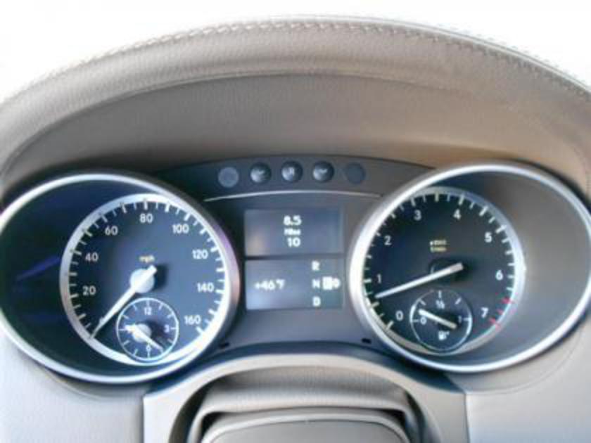 MERCEDES BENZ GL550 4MATIC 2012 - BLANC SUR CACHEMIRE 2