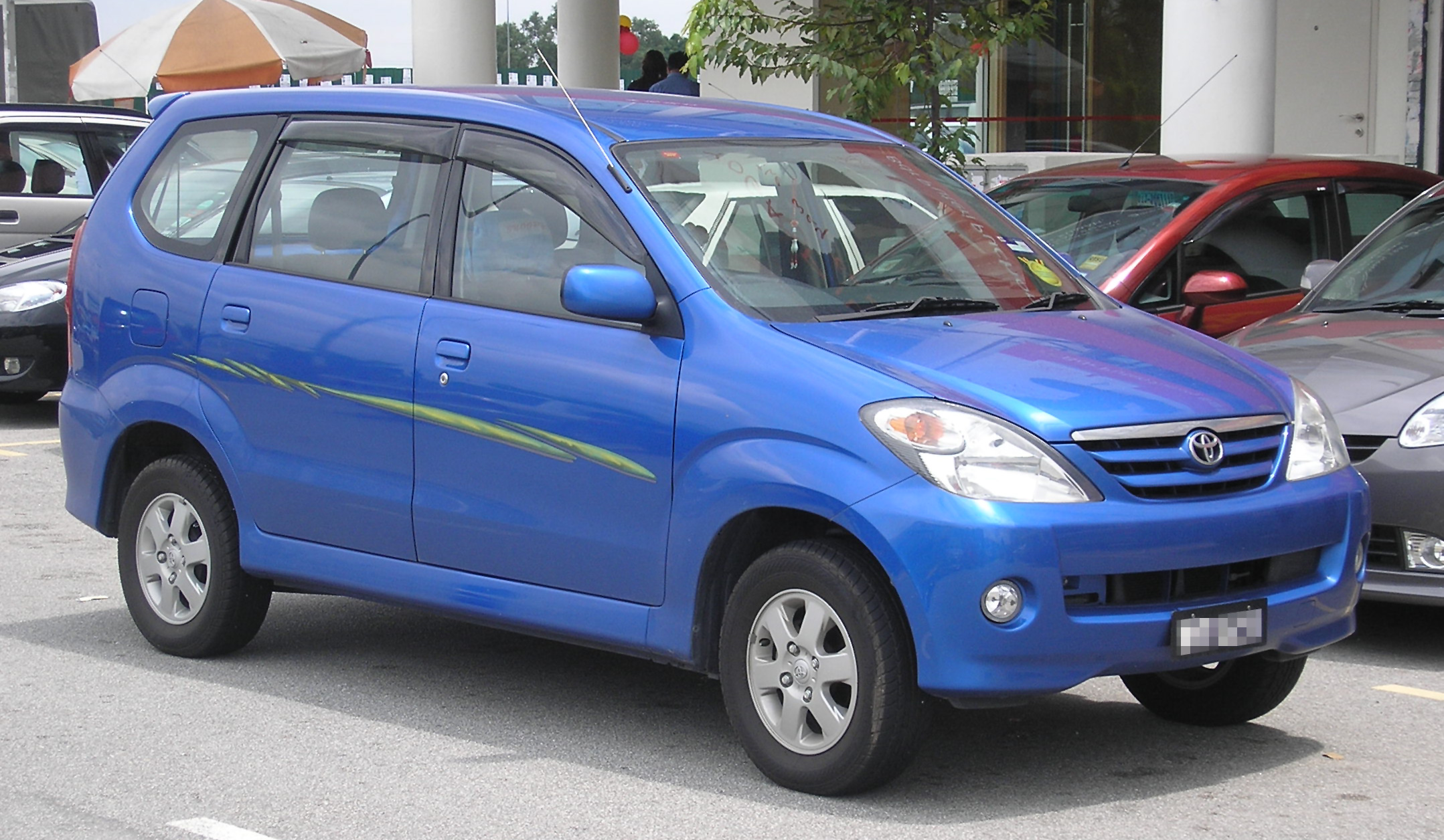 Dossier: Toyota Avanza (première génération) (avant), Serdang.jpg