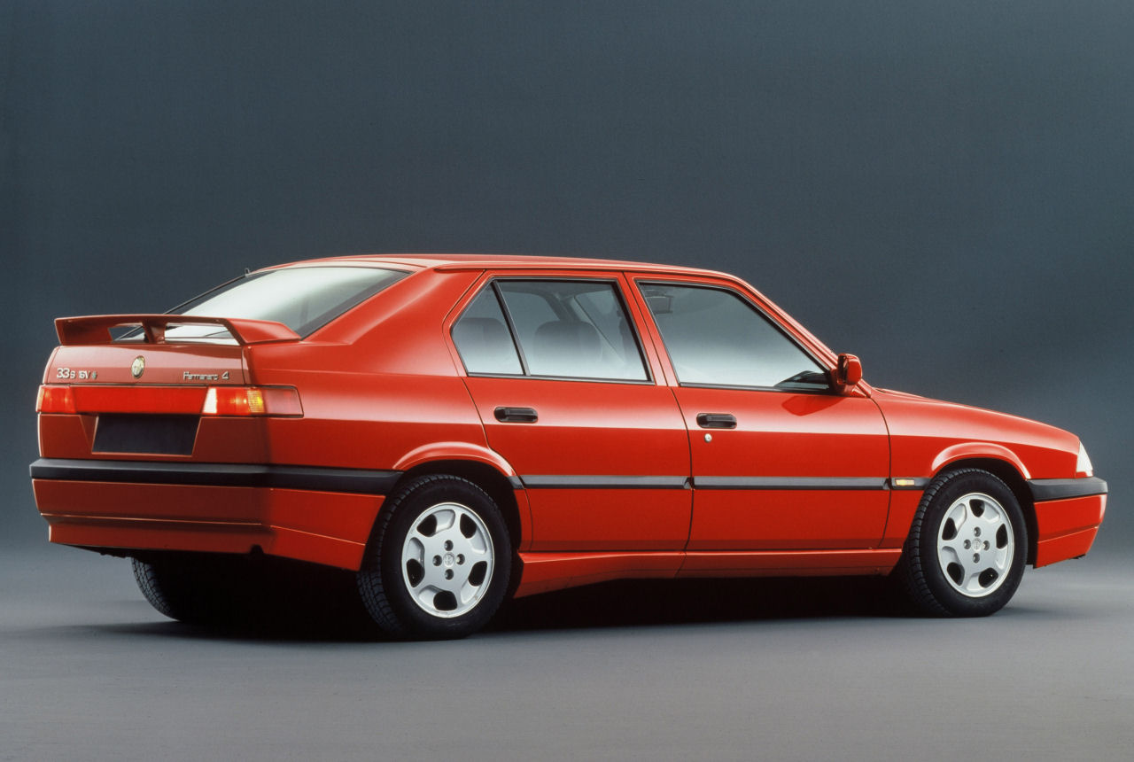 Alfa Romeo 33 - catalogue de voitures, spécifications, caractéristiques, photos, vidéos, avis,