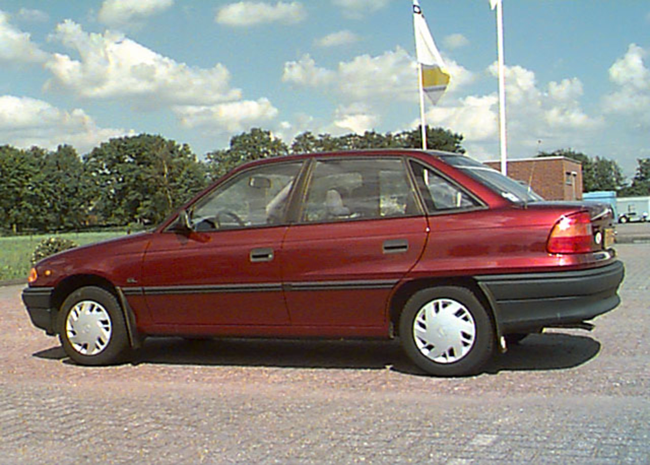 Opel Astra GL Berline
