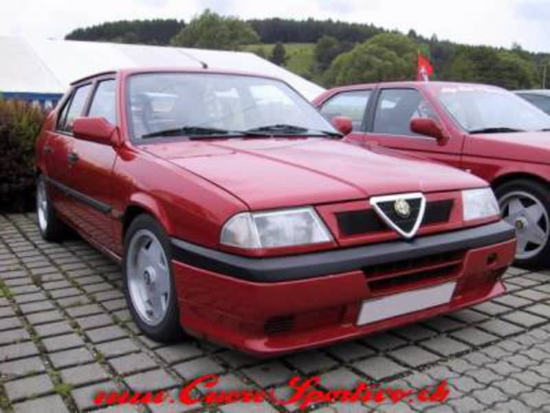 Alfa Romeo 33 17 - catalogue de voitures, spécifications, caractéristiques, photos, vidéos, avis,