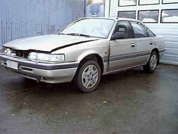 Mazda 626 2.0 GLX vm. 1988. Mazda 626 2.0 GLX vm. 1988.