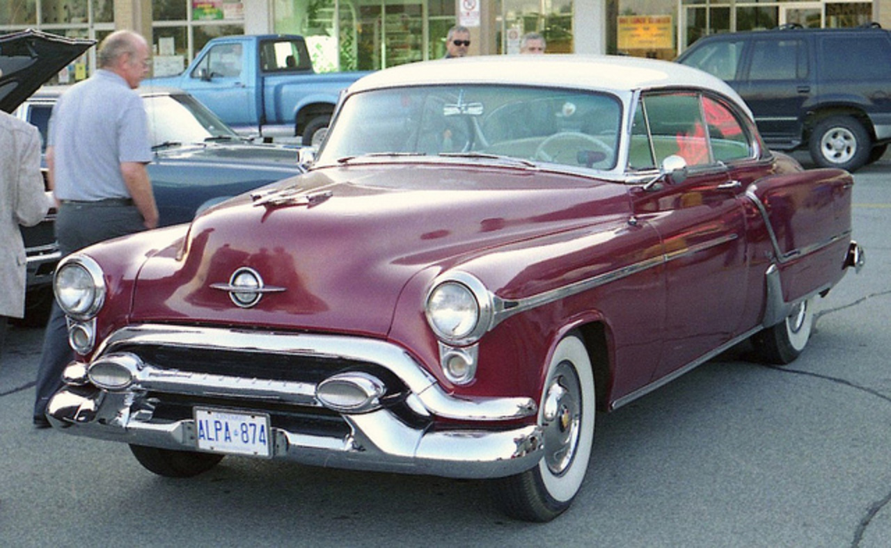 1953 Oldsmobile 98 toit rigide 2 portes