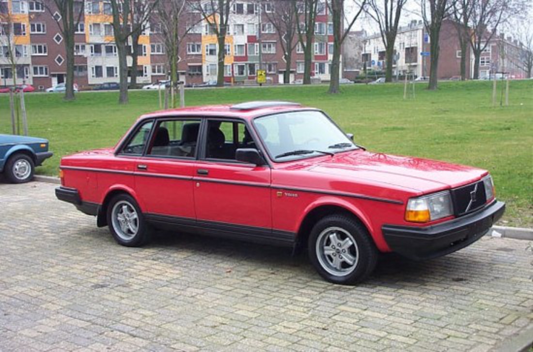 Vous avez des informations sur la Volvo 240 GLT 1988 oldtimer?