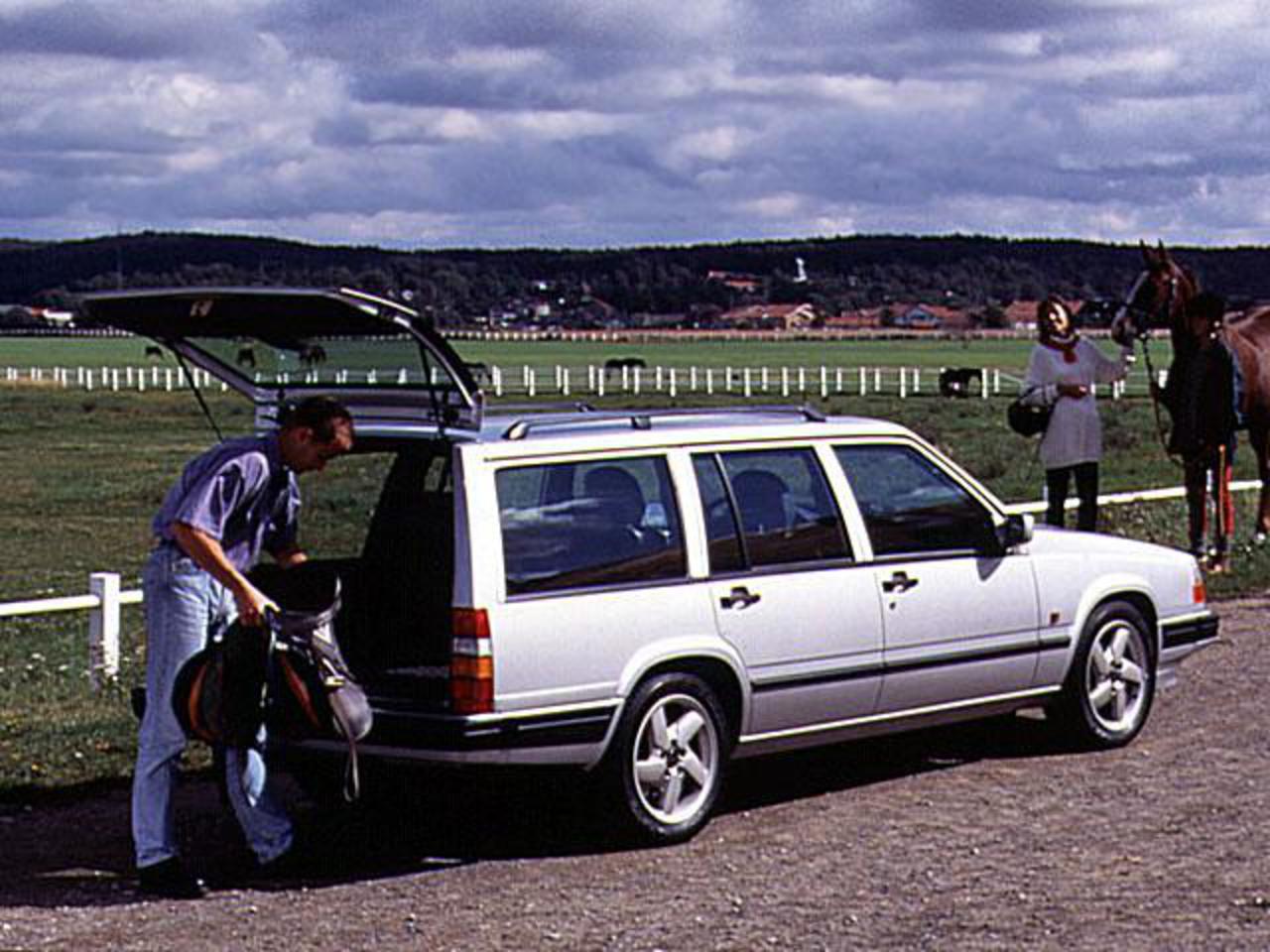 Volvo 940 GL Estate. Voir Télécharger le fond d'écran. 640x480. Commentaire