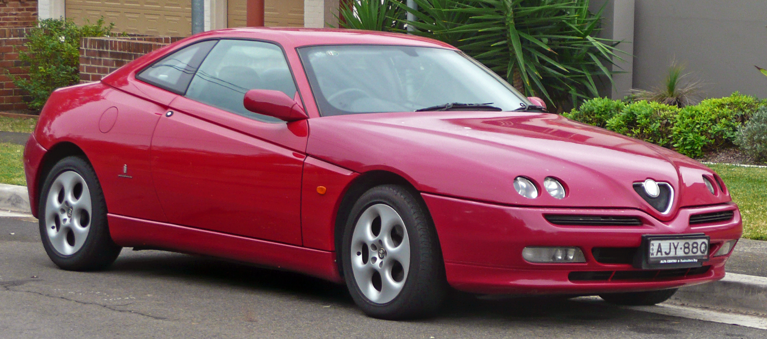 Dossier: 1998-2003 Alfa Romeo GTV Twin Spark coupé 01.jpg