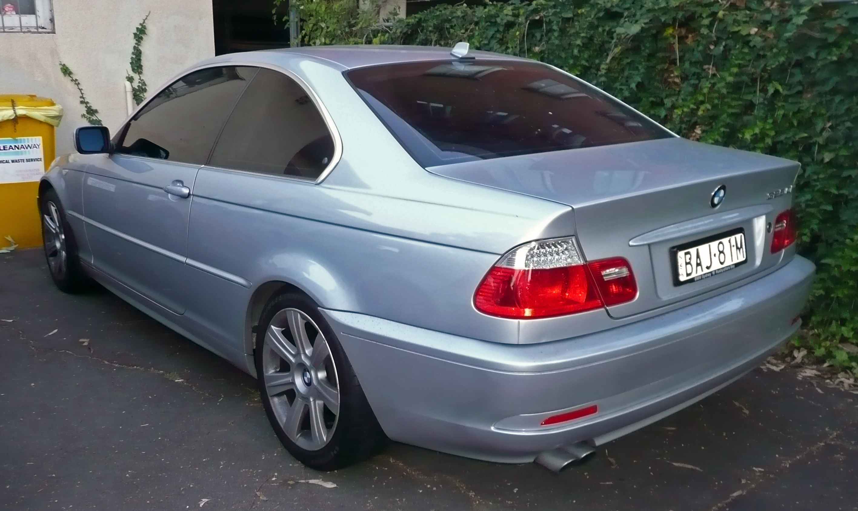 Dossier: 2003-2006 BMW 325Ci (E46) coupé 01.jpg