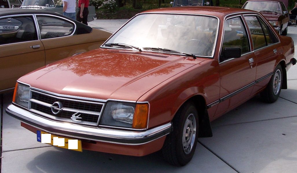 File:Opel Commodore C vl red.jpg