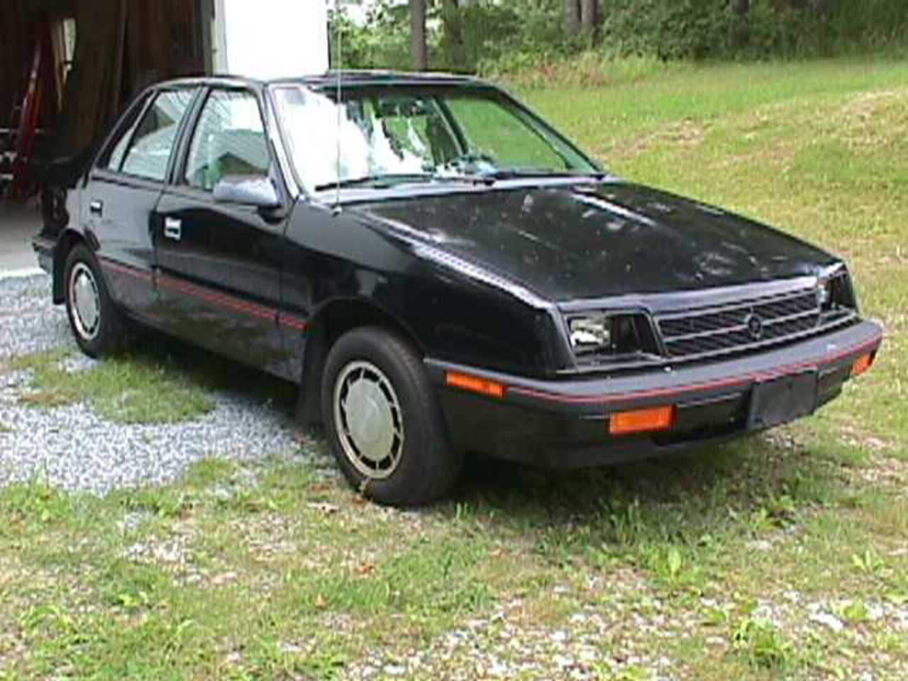 J'ai une Dodge Shadow ES 1987 à vendre, aux États-Unis - Vermont.