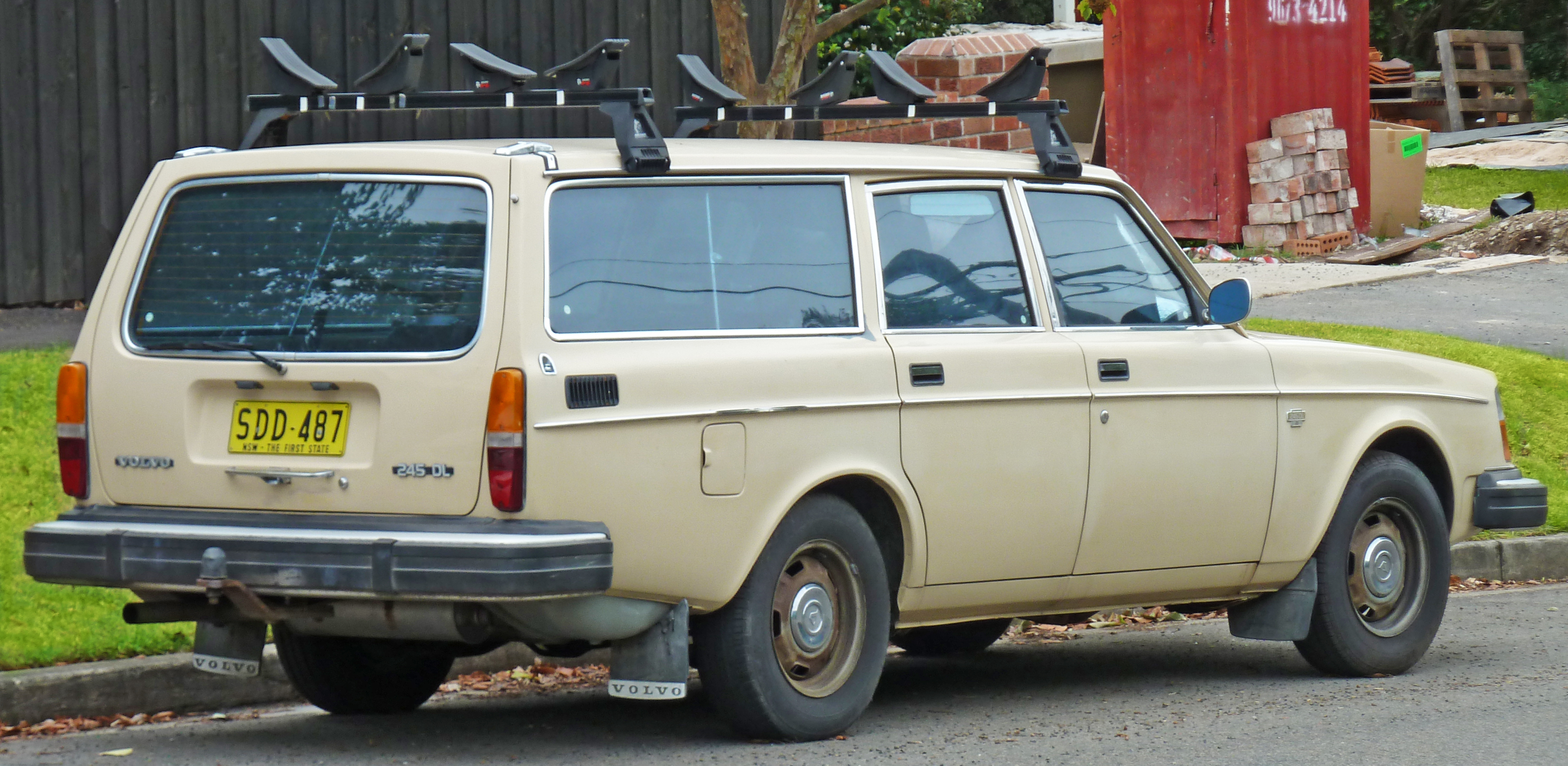 Dossier: 1975-1978 Break Volvo 245 DL (10/03/2011