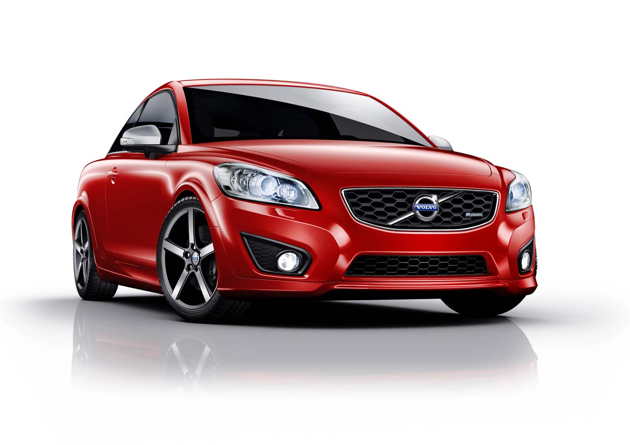Volvo annonce que la C30 T5 2011 commence à 24 600 $ et la C30 T5 R-Design va pour