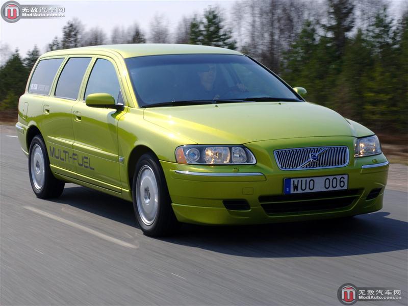 Volvo V70 Multi-Carburant '2006. les membres de l'équipe sont les suivants :